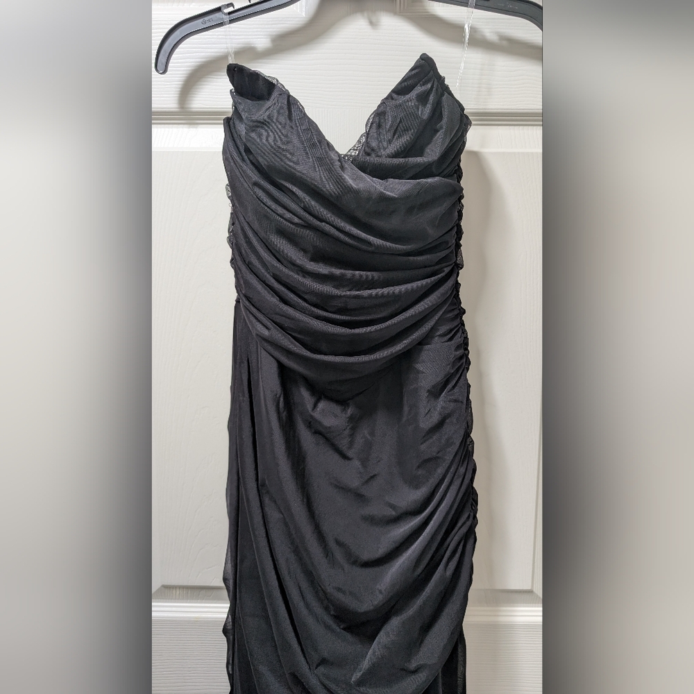Elegant Black Maxi Dress - Picture 4 of 10